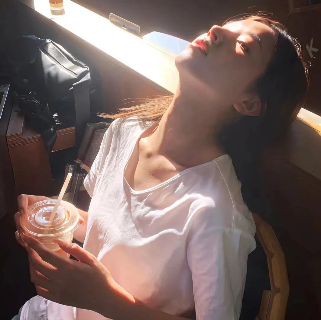 摊牌了,妈,你儿子是商业巨头